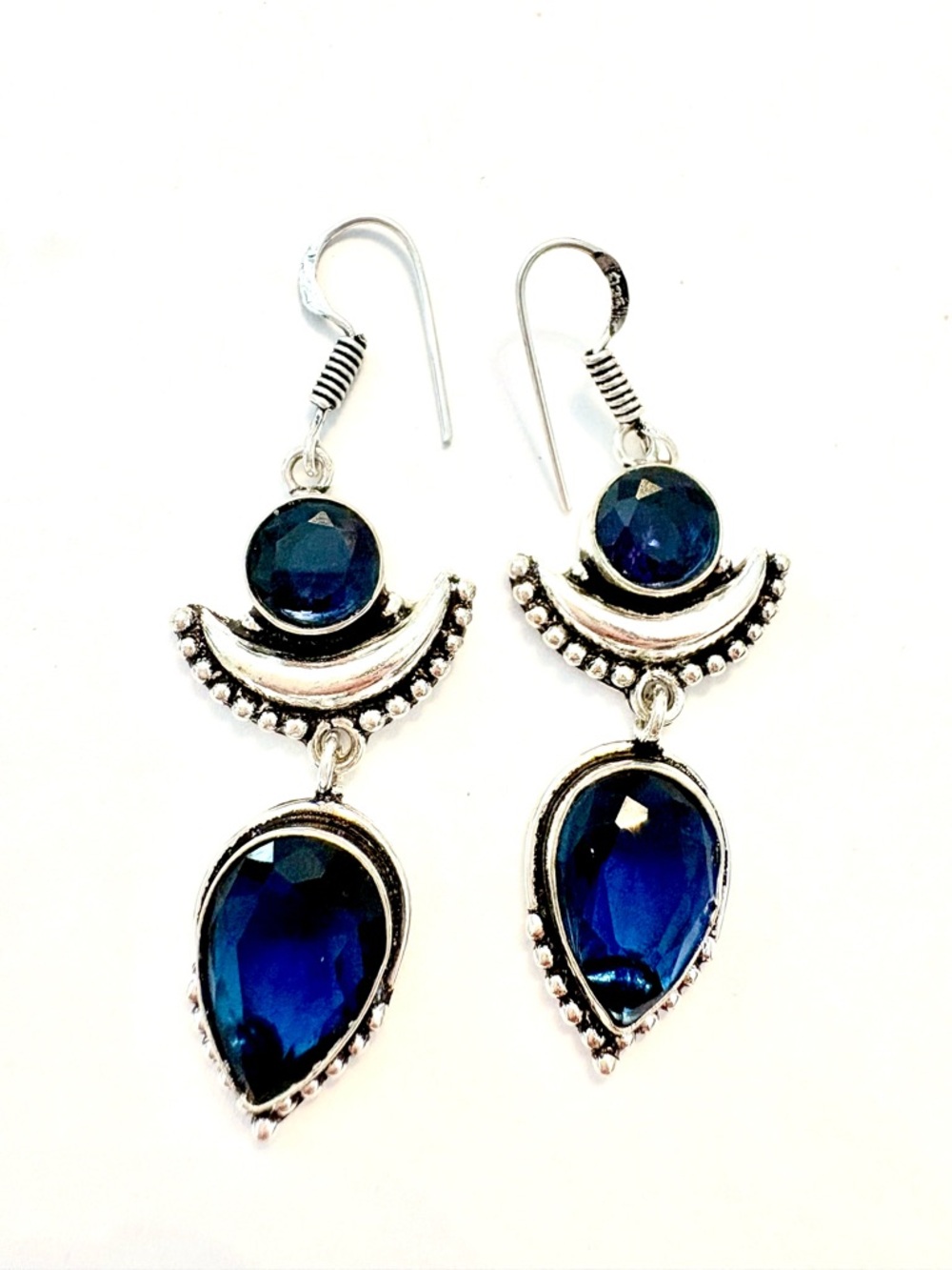 Beautiful, 2 inch 925 marked, Tanzanite earrings